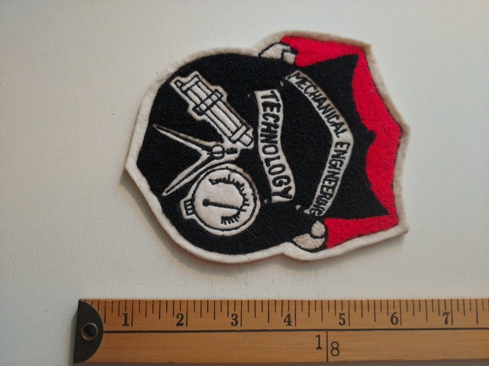* 70S MECHANICAL ENGINEERING TECHNOLOGY CHENILLE  BADGE ECUSSON PATCH CREST *