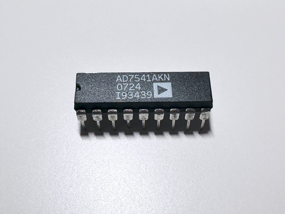 1X AD7541AKN Analog Devices 12-Bit CMOS Multiplying DAC Parallel Input DIP-18