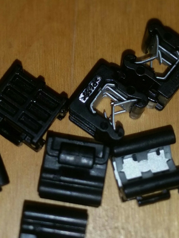 100 Pcs Edge Zip Tie Wire Cable Clips (Edge - parallel, Side - along)◇156-00592
