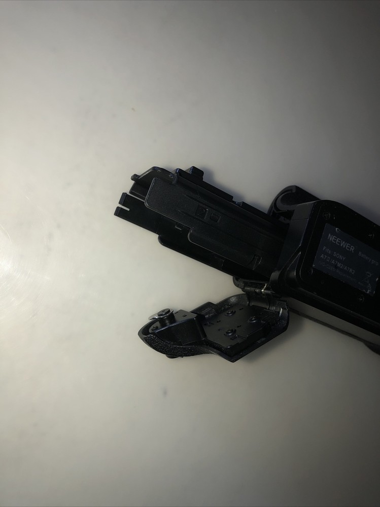 Neewer Battery Grip for Sony /A7R2