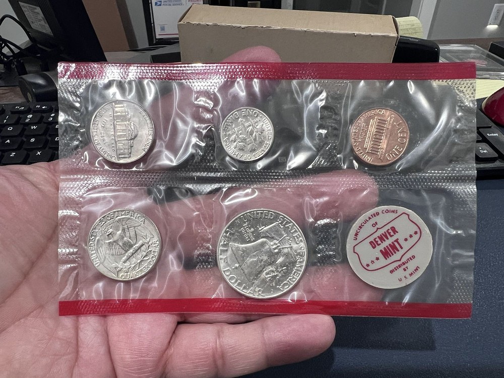 1963 P&D 10 Coin Mint Set in Envelope
