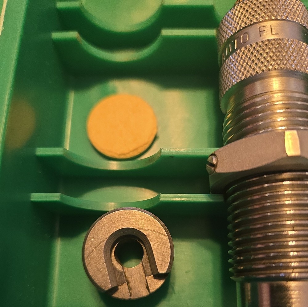 Lyamn 32 Acp Decapping/Sizing Die with shellholder Pre-owned #153
