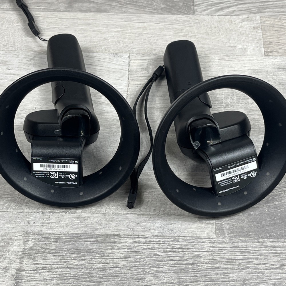 HP Windows Virtual Mixed Reality Controllers 938832-0 TPC-Q044 Right & Left EUC
