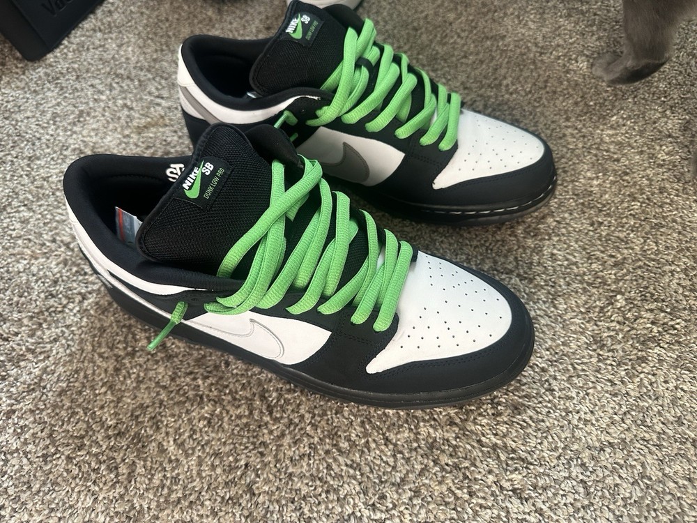 Nike SB Dunk Low Panda Pigeon