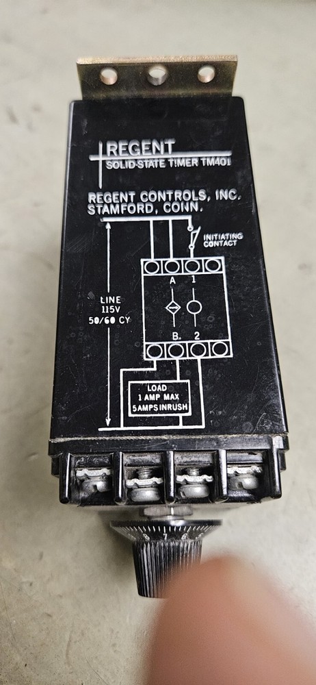 REGENT CONTROLS SOLID STATE TIMER TM401 D100S