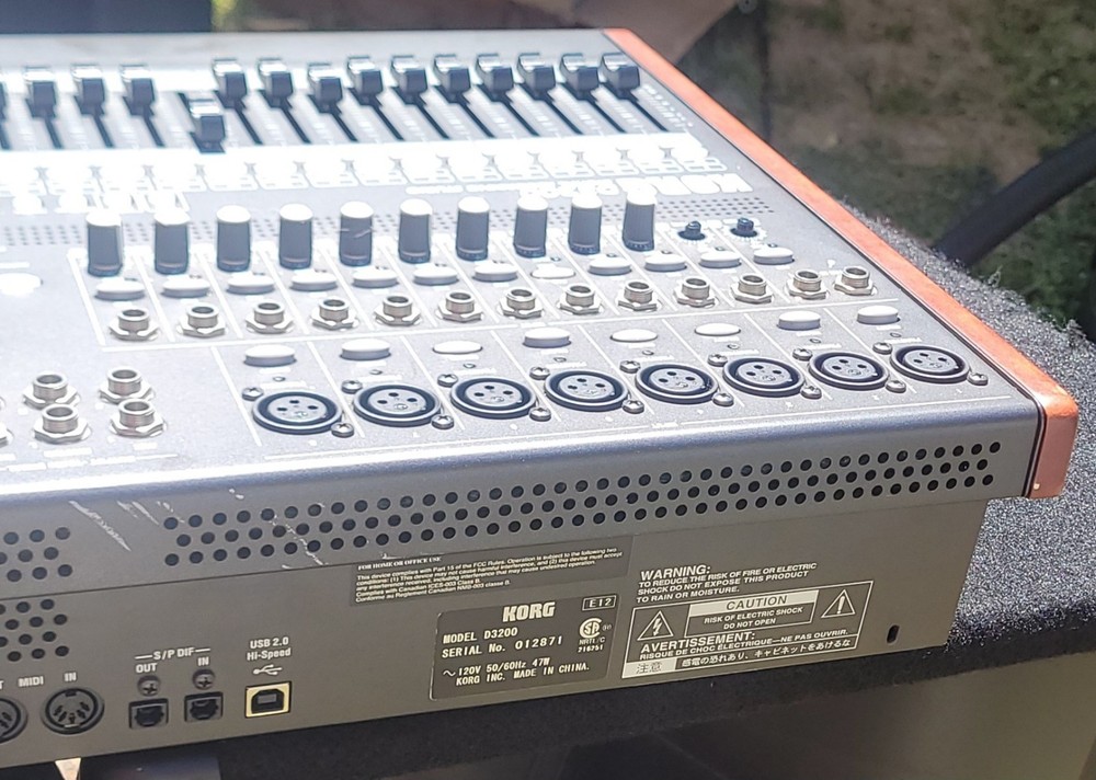 Korg D3200 Digital Recording Studio System With Power Cord