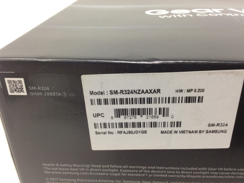 Samsung Gear VR Virtual Reality Headset w/ Controller SM-R324 Oculus Used In Box