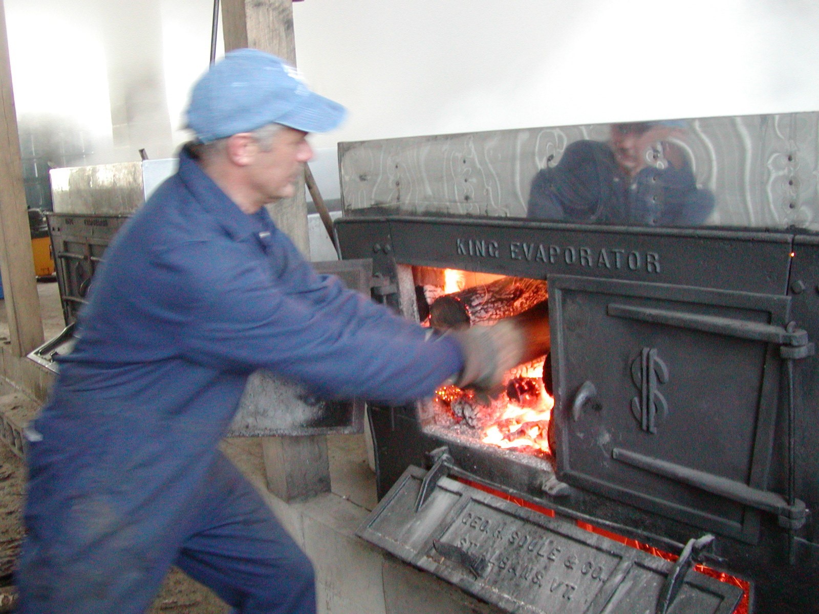 One Gallon 100% Pure Wisconsin Maple Syrup Grade A Dark Amber/Dark Robust Taste