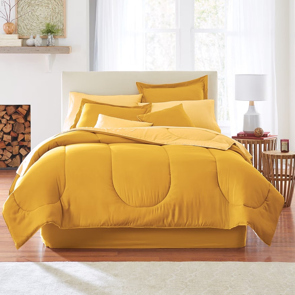 BrylaneHome BH Studio Reversible Comforter - King, Foliage