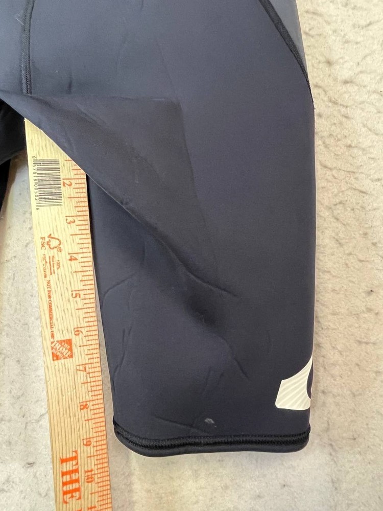 Quicksilver Syncro 2:1 mm Shorty wetsuit men Medium solid black surf suit M/50