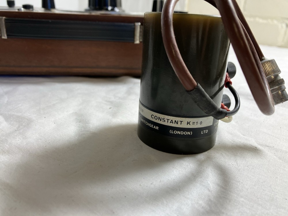 VINTAGE ELECTROLYTIC CONDUCTIVITY MEASURING SET