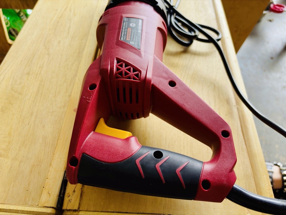 Chicago Electric 6 Amp Reciprocating Saw, Variable Speed Power Tool