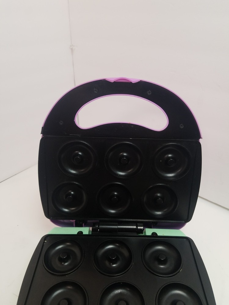 Nostalgia Electronics Electric Mini Donut Bakery Maker Dessert MDM600 - Tested