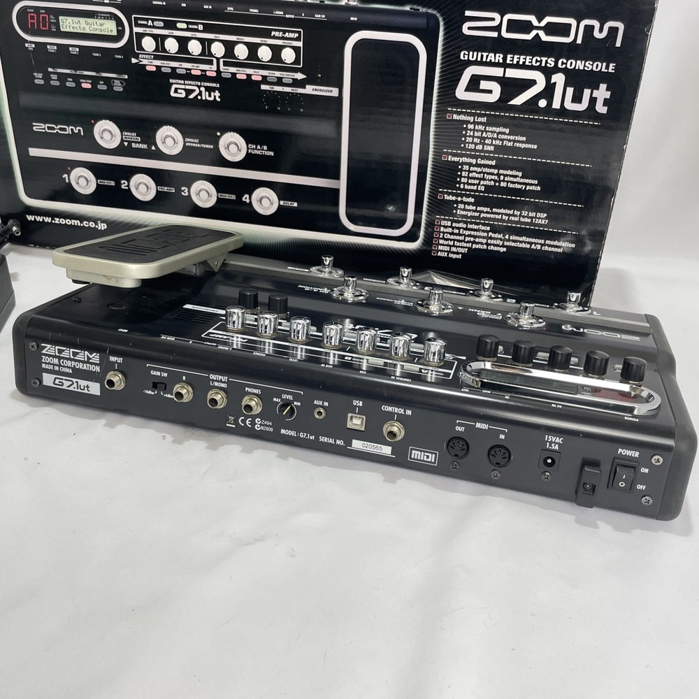 ZOOM G7.1ut Guitar Effects Pedals Console Multi Processor with Box andAdapter