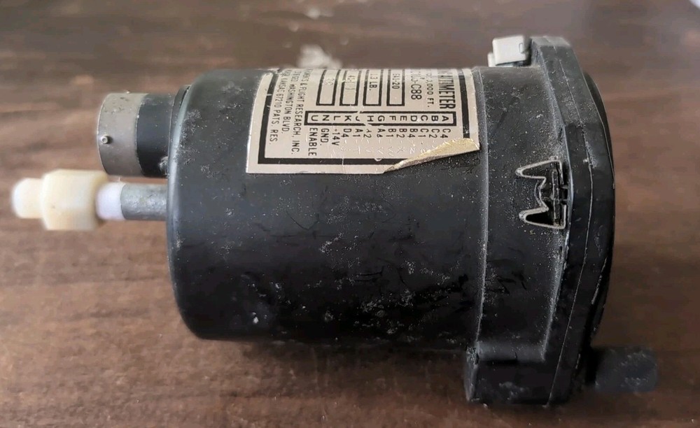 IFR Encoding Altimeter E41-20 1975 1,000-20,000 Feet. UNTESTED.