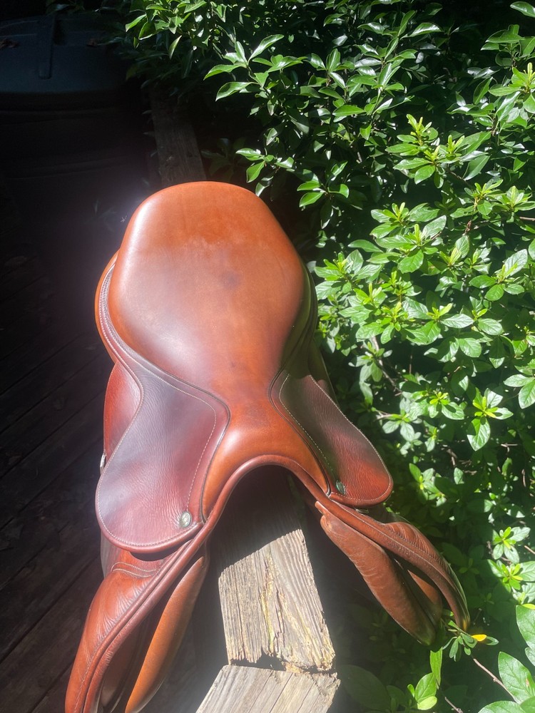 English Jumping Saddle Antares 17" 2011