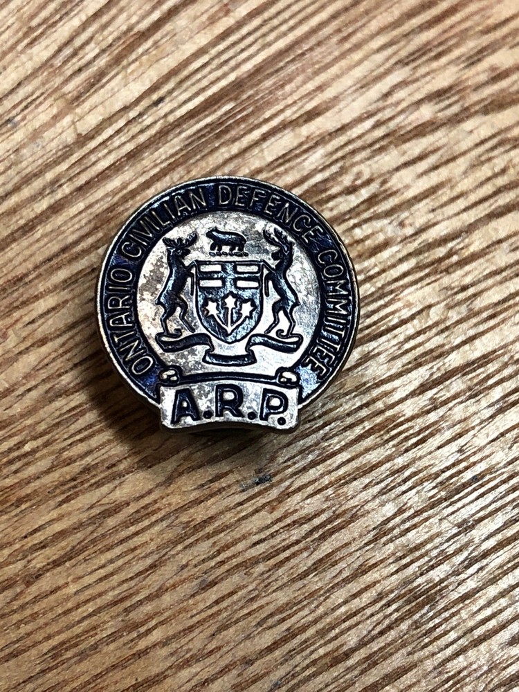 Ontario Civilian Defence Committe Pin Button