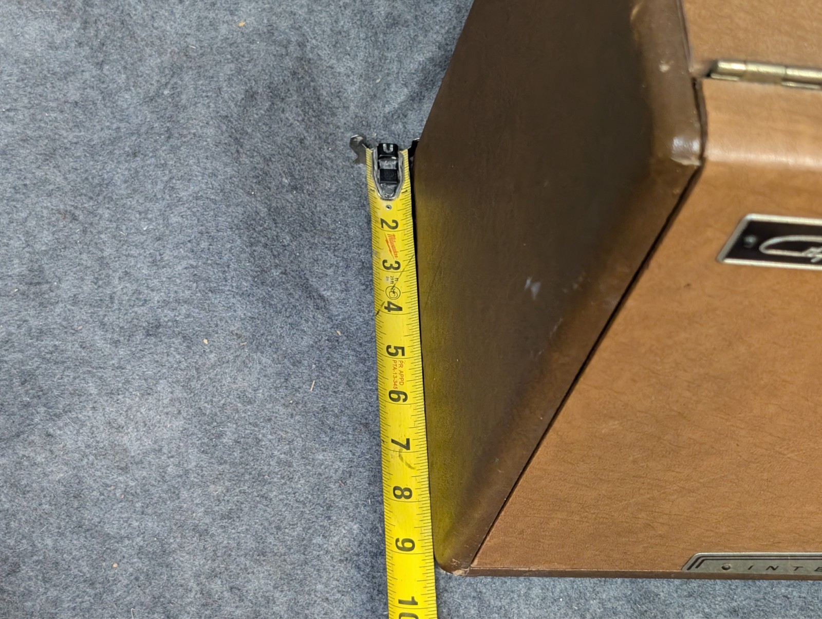 Capehart International 88P66BNL PORTABLE MULTIBAND TUBE RADIO - For Parts