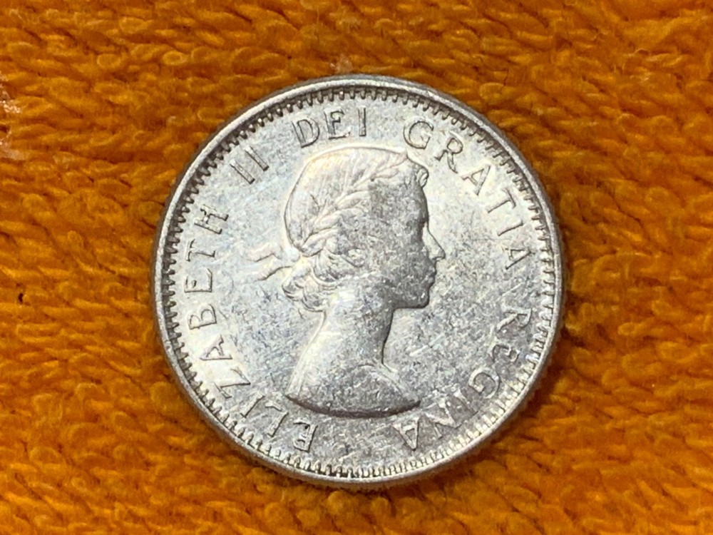 1960 Dot Below 9 Canada 10 Cent Coin