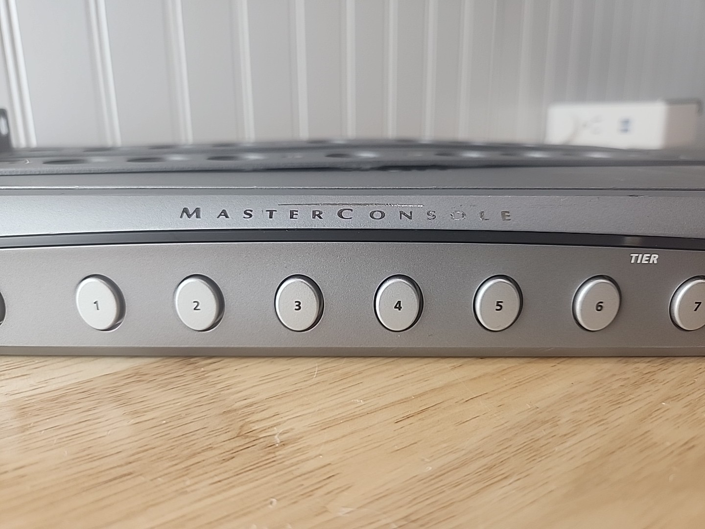 RARITAN MasterConsole CAT28 KVM Switch MCCAT28 (Used, Working)