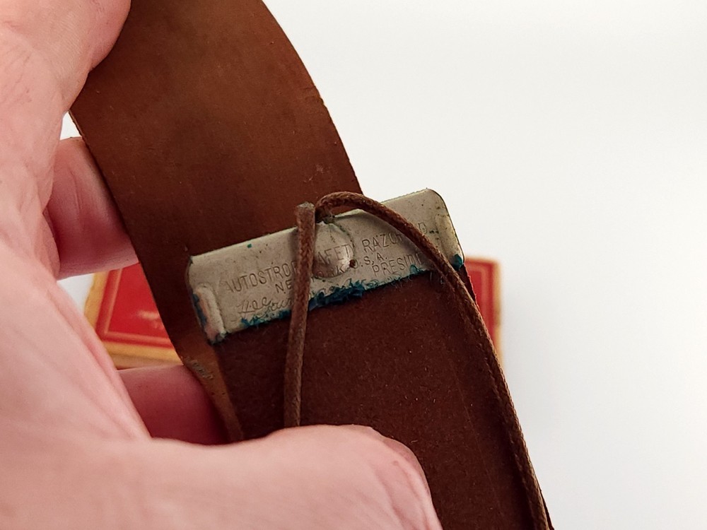 Valet Model C Vintage Leather Strop