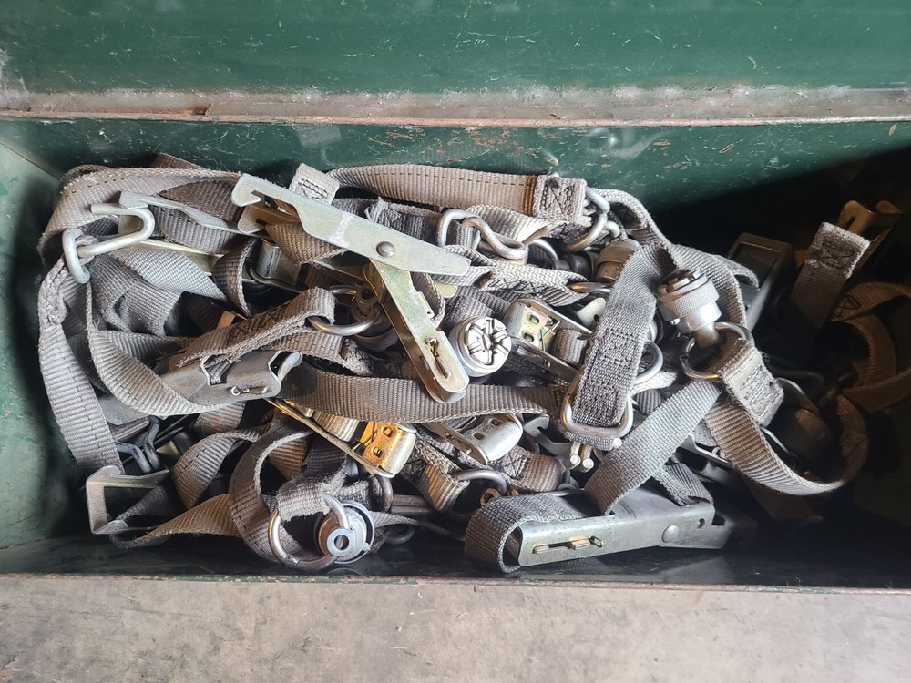 12 Jaw Fitting with round ring and ratchet strap