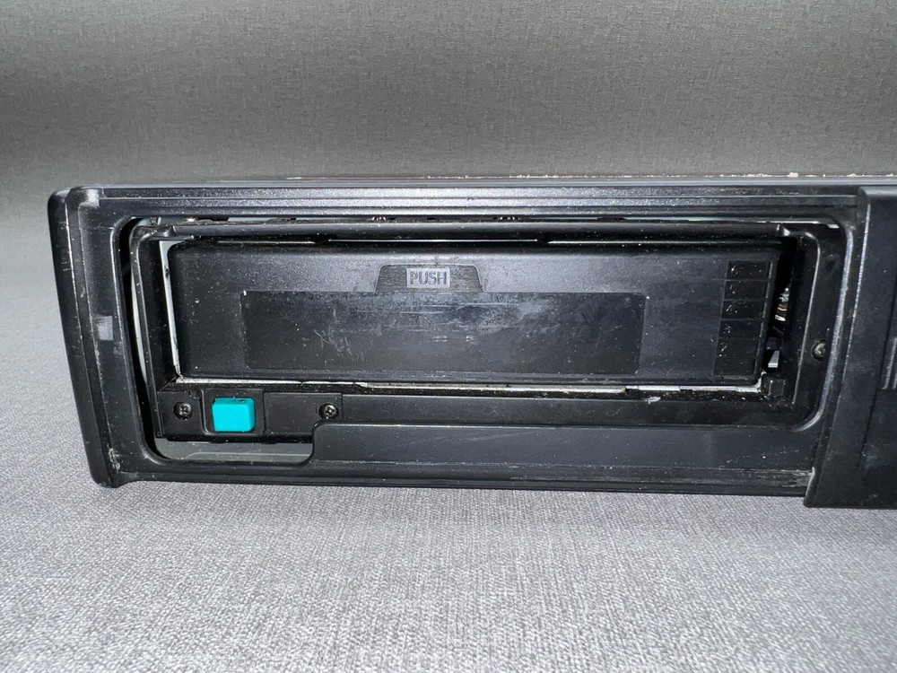 2001-2006 BMW M3 e46 Genuine CD player-changer 82111469404