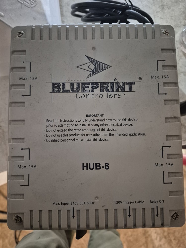 Blueprint Controllers HUB-8A-8, 8 Light 240V Controller w/120V trigger cable