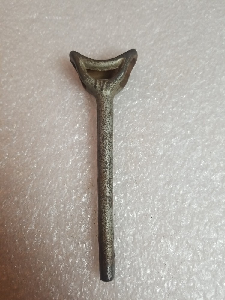 Antique Fire hydrant Wrench