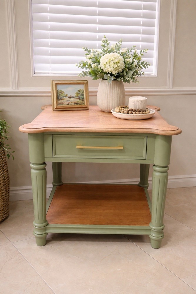 Adorable Nightstand/End Table
