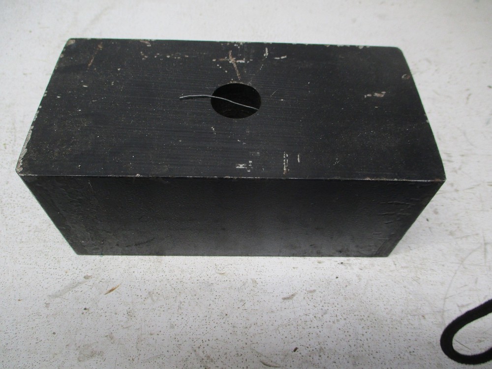 3596223C1 INTERNATIONAL FRONT SPRING SPACER BLOCK