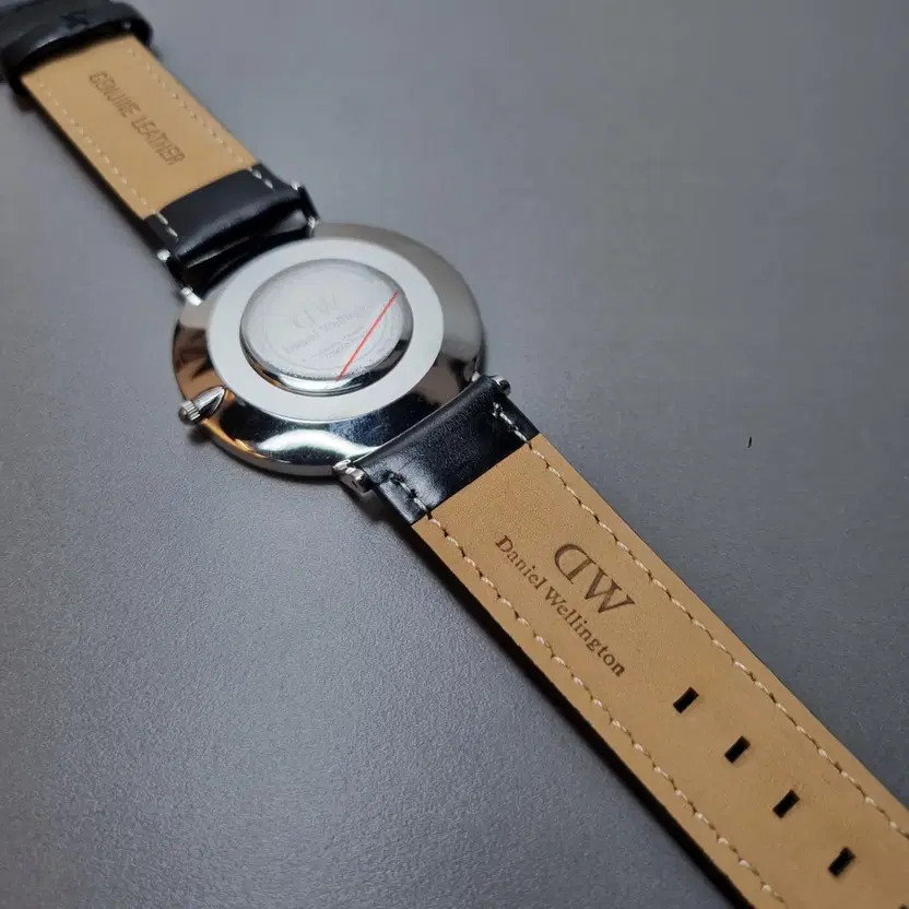 Daniel Wellington 40mm Silver Case Black Leather Watch