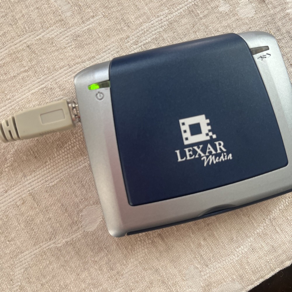 Lexar Media RW018 USB 2.0 High Speed Convenient Size Multi-Card Reader