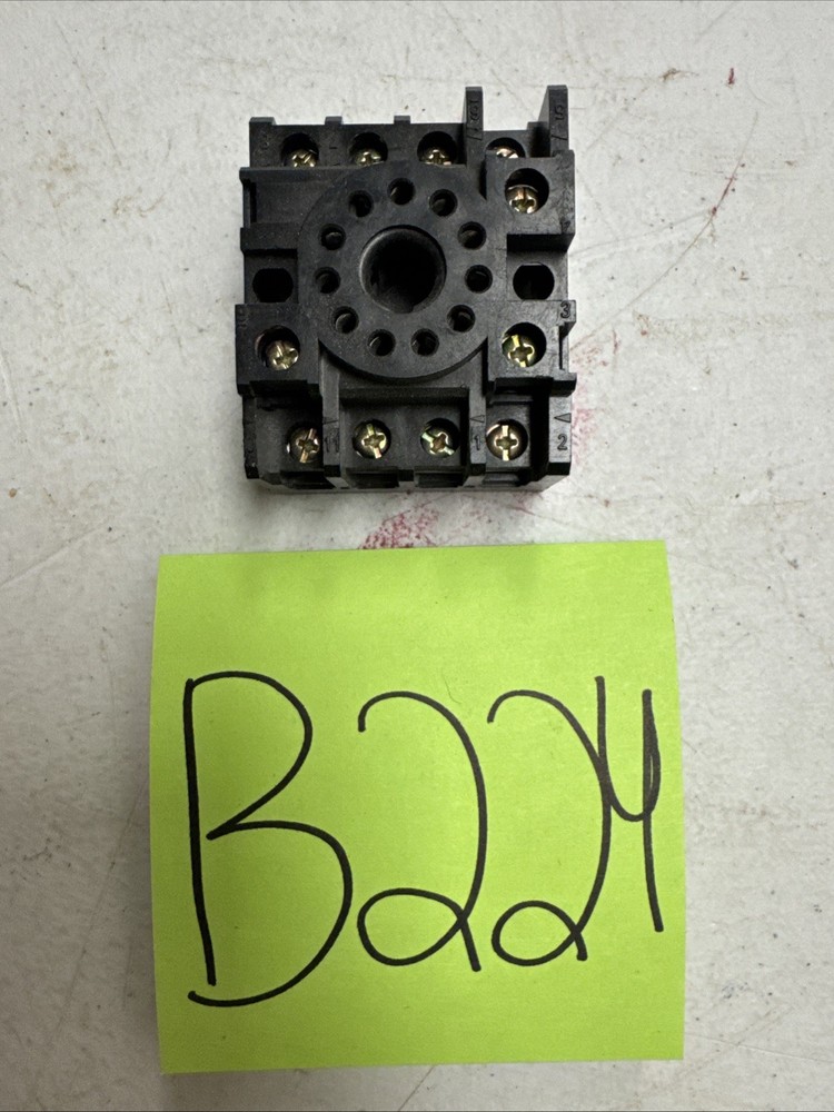 CUTLER HAMMER D3PA3 RELAY BASE - ECS
