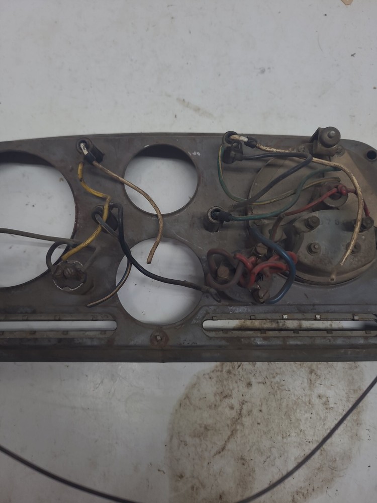 1950s 1960s Hillman cluster bezal