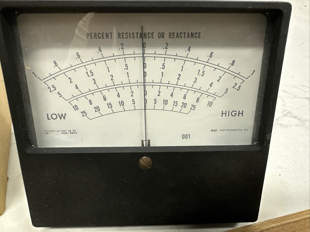 API instruments Display Percent Resistance Or Reactance Gauge FS= 100-0-100 UADC