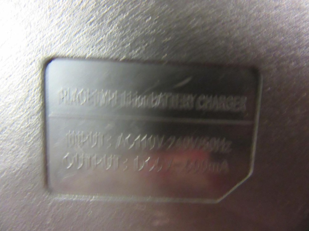 Replacement Accessories CTCSS/DCS VHF/UHF Transceiver Charger Headset Antenna