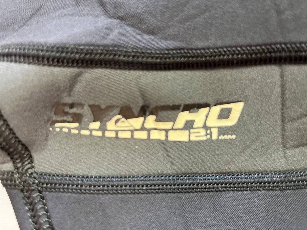 Quicksilver Syncro 2:1 mm Shorty wetsuit men Medium solid black surf suit M/50