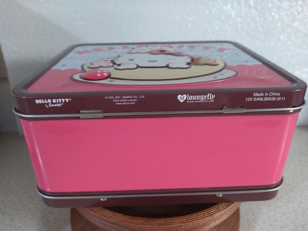 HELLO KITTY LUNCHBOX 2011