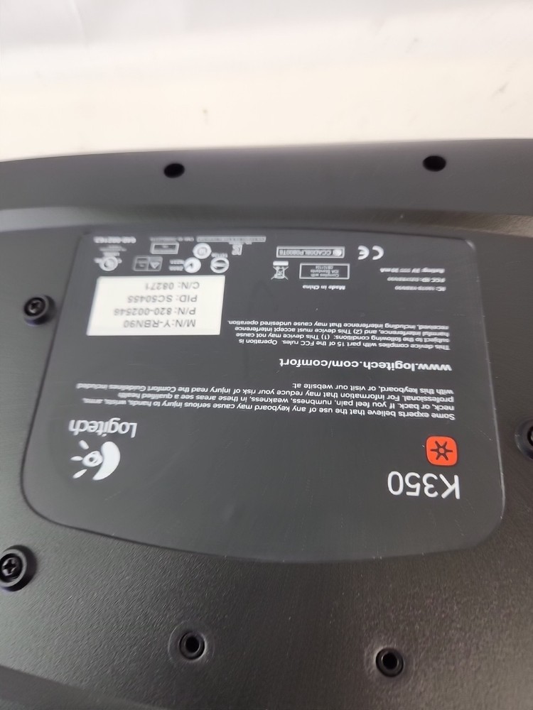 Logitech MK550 Wireless Wave Keyboard Mouse Combo W/ Box.