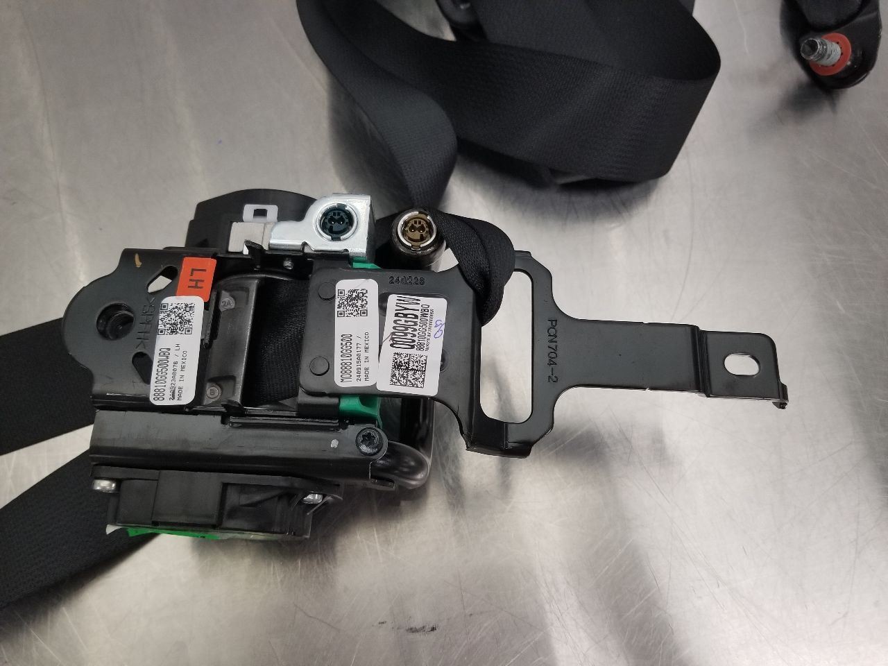 25 2025 KIA K4 GT-LINE FRONT BUCKET SEAT BELT RETRACTOR BLACK LEFT DRIVER