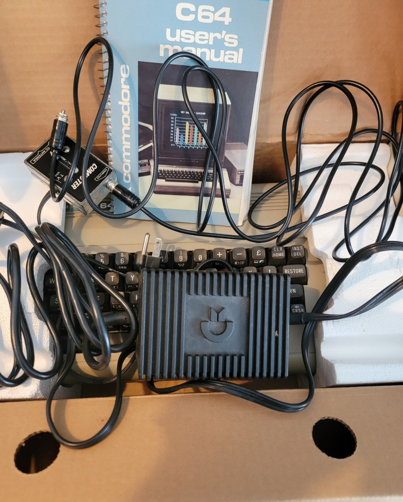Commodore 64 Computer In Original Box w Cords and User's Guide POWERS ON