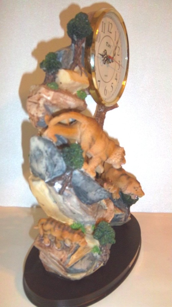 La Cardi Collection Tiger and Cubs Table/ Mantle Clock (Pg4E)