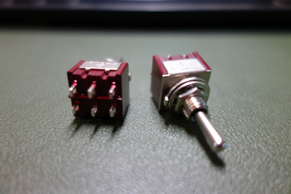 2 pcs DPDT MTS-2 On-On-On Fender Replacement Mini Toggle Switch