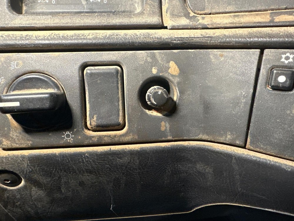 1998-2003 Volvo VNM HEADLIGHT SWITCH Dash Panel - Used