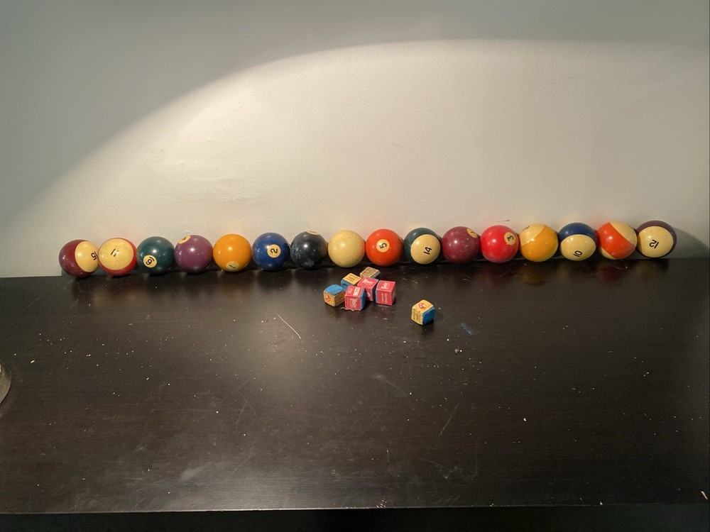 Full Set Pool Billiard Balls With Chalk