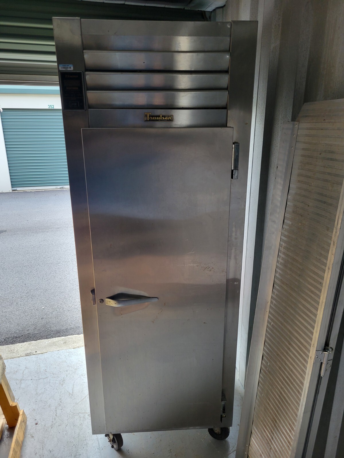 TRAULSEN MHT132WREFHS SINGLE DOOR REFRIGERATOR FREE SHIPPING 30 DAY WARRANTY