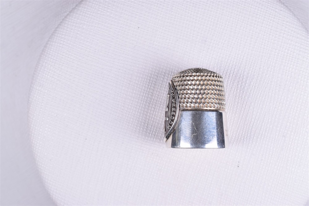 Sterling Bicentennial Thimble 1976 Simons Bros.