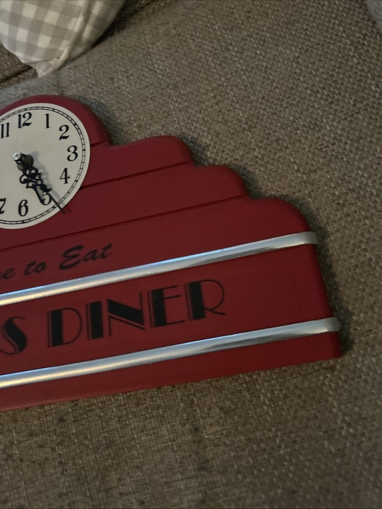 Time To eat. Moms Diner Clock