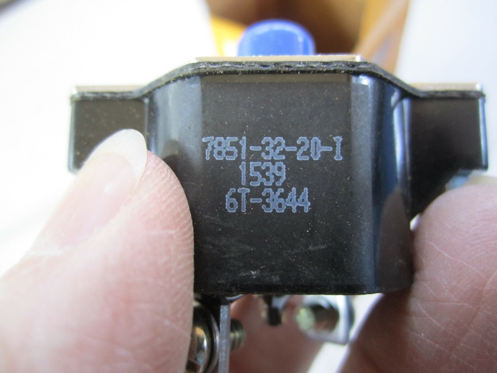 CAT Reset Breaker 6T-3644